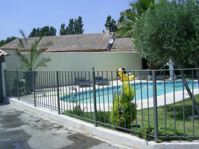 Barrière de piscine salon de provence